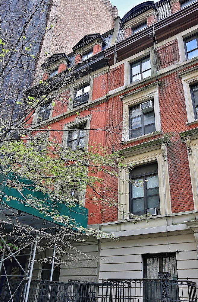 Charming Studio Half Block To Central Park Uws