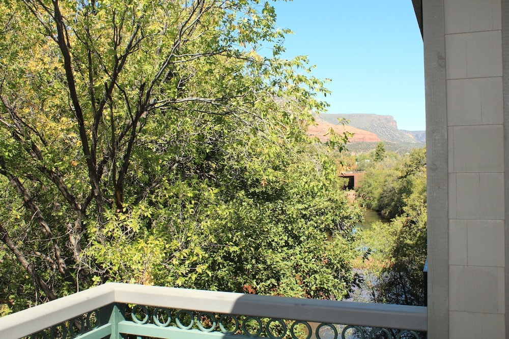 The Inn Above Oak Creek