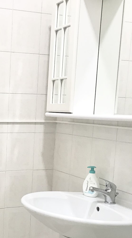 4 Bed-sleeps 8-central Rome-5 Min to Colosseum