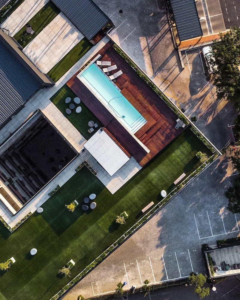 The Lineal Luxury Apartments - Airscape