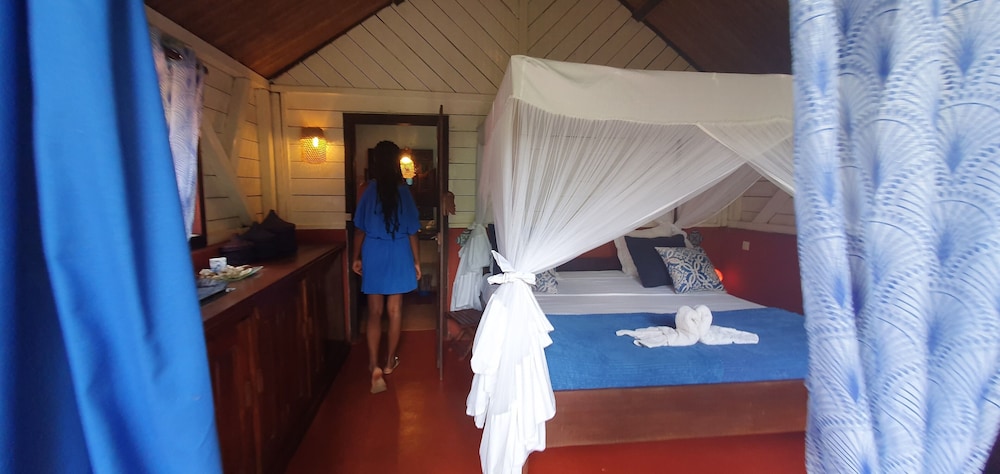Ravoraha Ecolodge