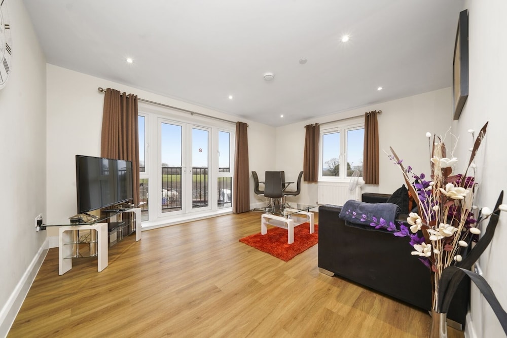 Heathrow Living Serviced Apartments by Ferndale