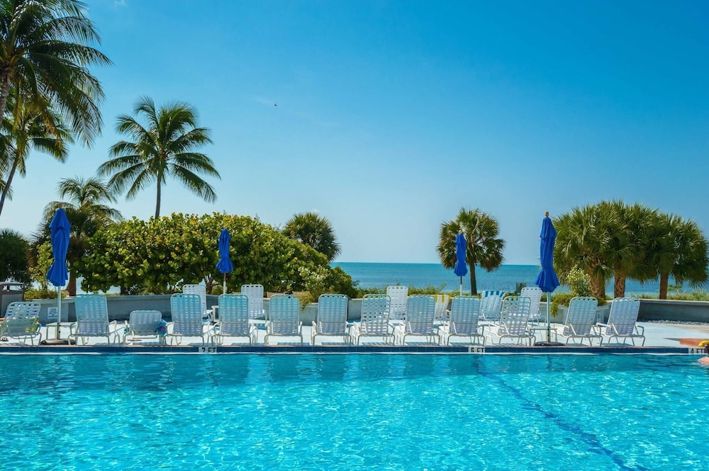 Atlantic Paradise by Avantstay Great Location w/ Balcony, Outdoor Dining & Shared Pool & Hot Tub! view 4