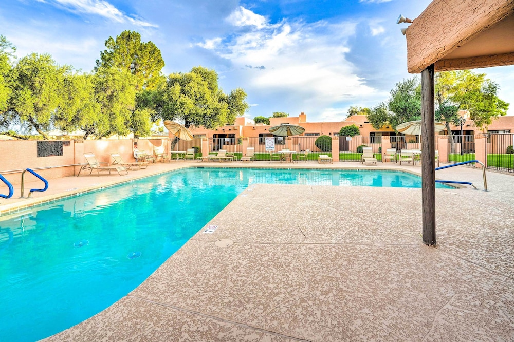 Peoria Oasis w/ Resort Amenities, 2 Mi to Downtown