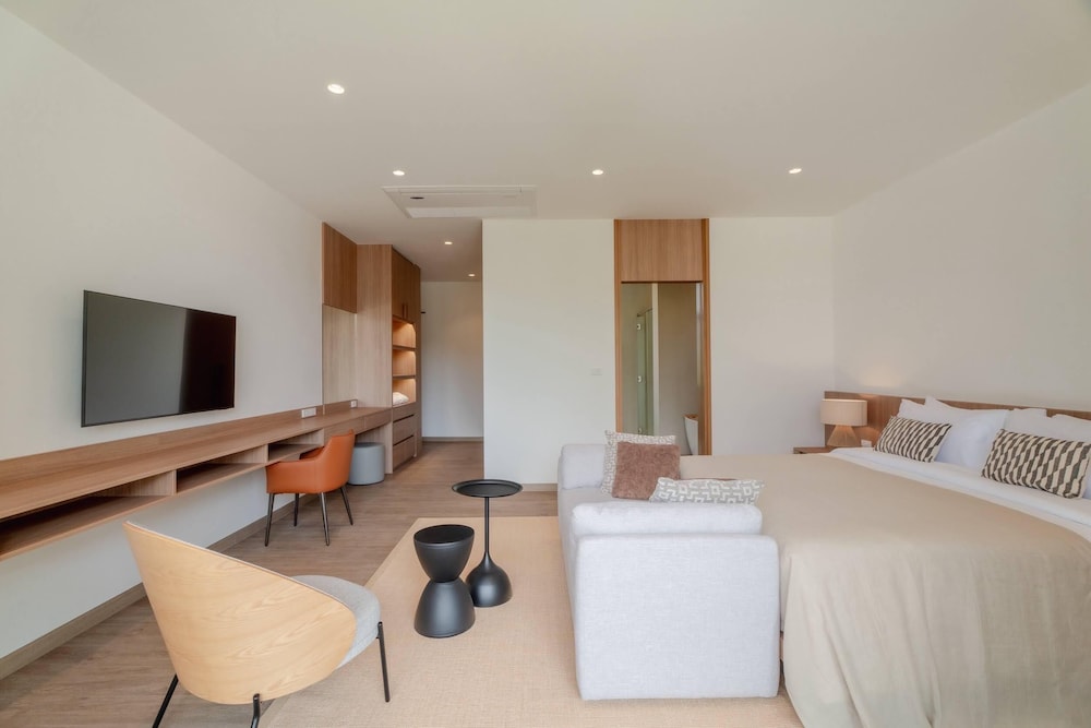 Modern Tropical Pool Villa - Saiyuan