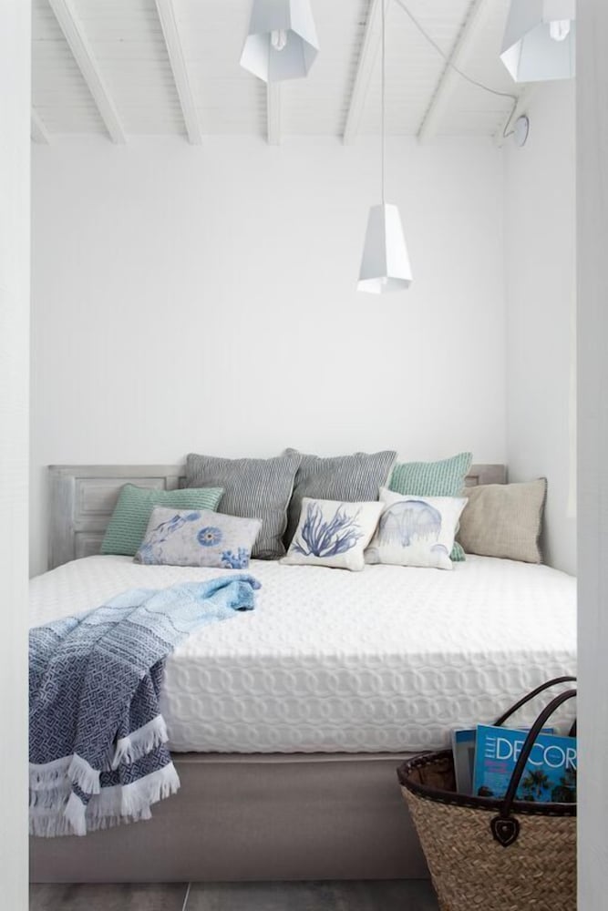 Amperian Mykonos Suites & Villas