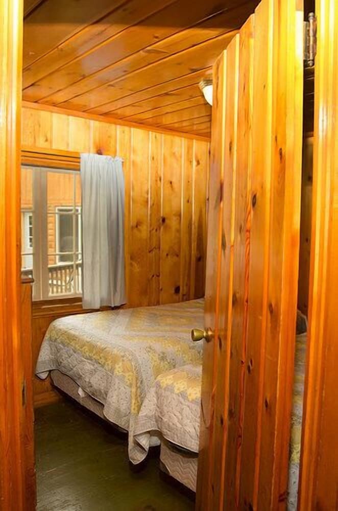 Woodland Beach Resort