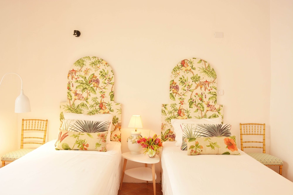 Splendid Serviced Guest House Ocean View Montezuma view 4