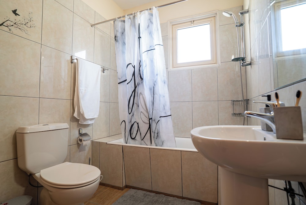 Sunrise 2 Bedroom Paralimni - Newly Furnished
