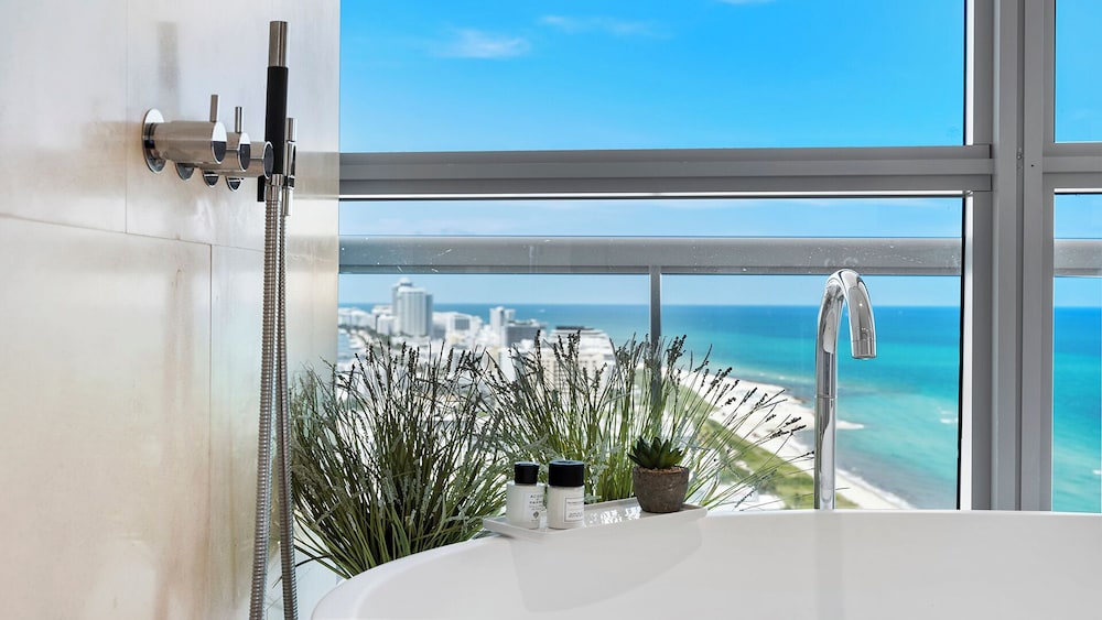 Luxury Vacation Rentals at The Setai by LRMB