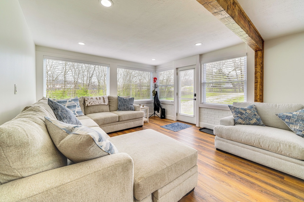 Peaceful Home w/ Patio on 30 Acres in Coxs Creek!