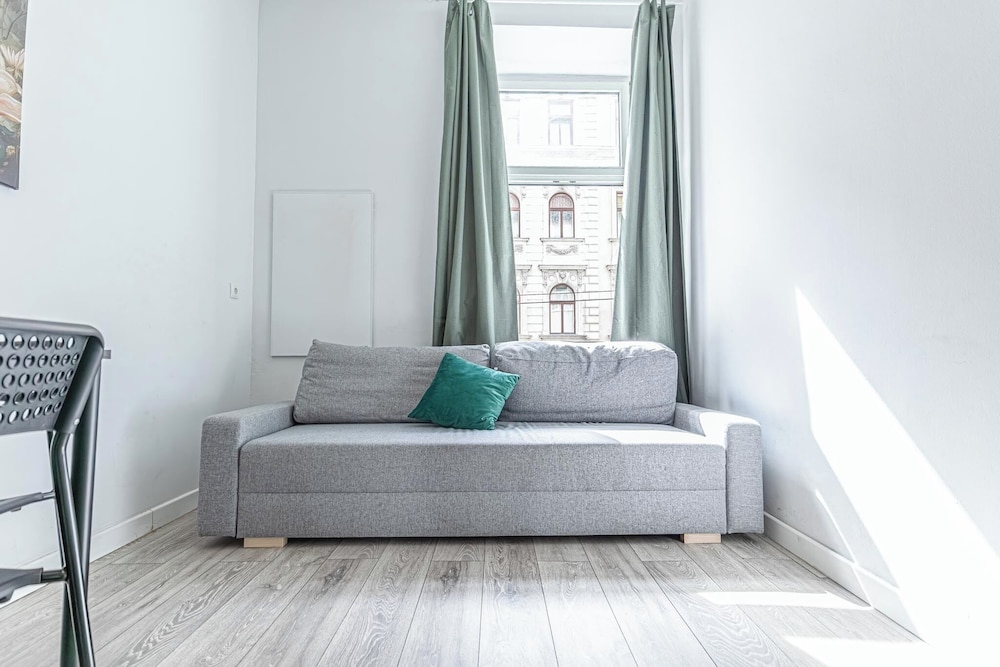 Cozy 2BR 1LR Apt Near Westbahnhof