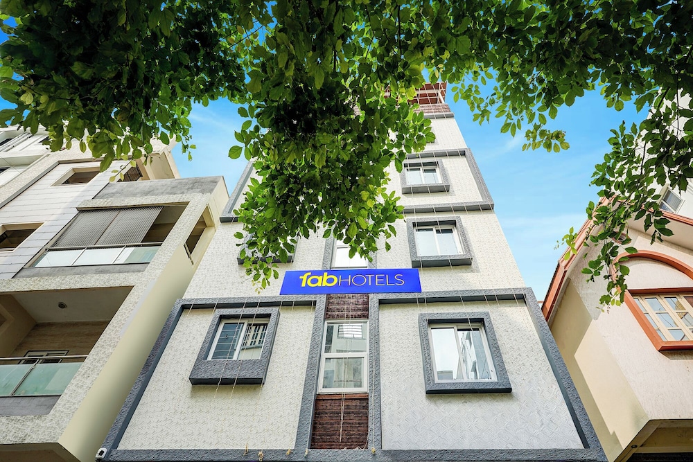 Fabhotel Sk Oak Suites
