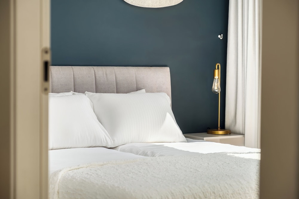 Allenby Urban Living Apartments by Sea N Rent