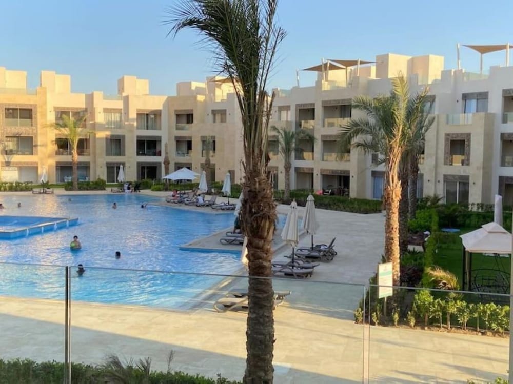 El Gouna Vacations - Mangroovy Magic PoolView 1BR in Beachfront Complex - Property Image 1