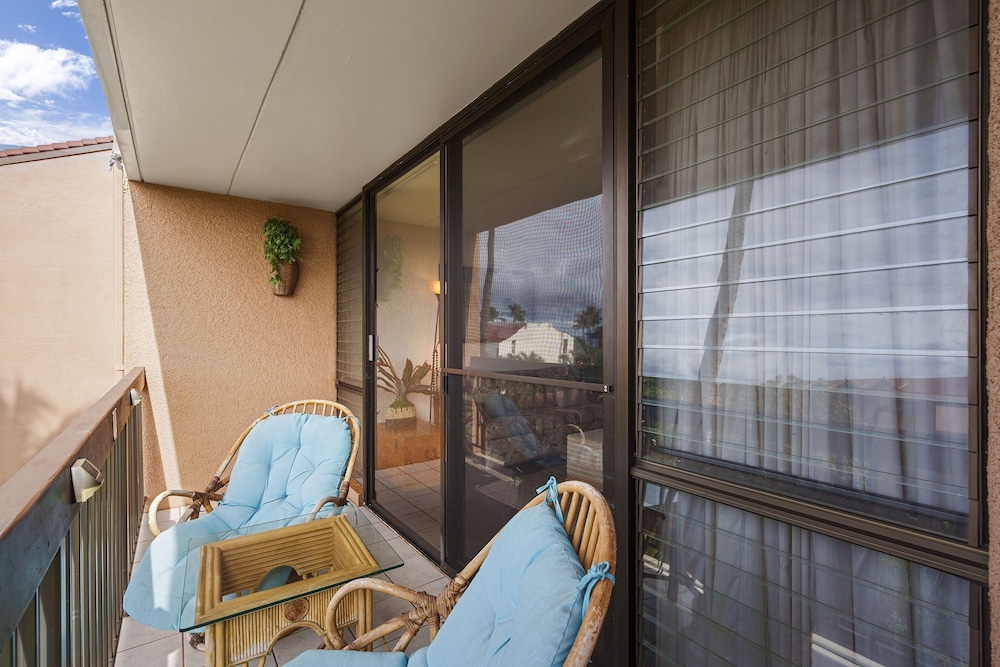 Maui Vista 2-301 - Modern and Bright Renovation in Building 2, No Carpet, AC!