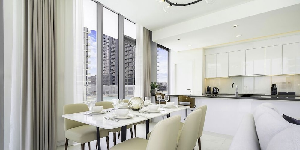 LUX Burj Khalifa Lagoon View Suite 2