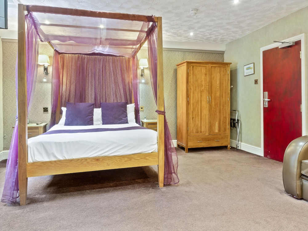 Bury Vacations - The Old Mill Hotel - Property Image 48