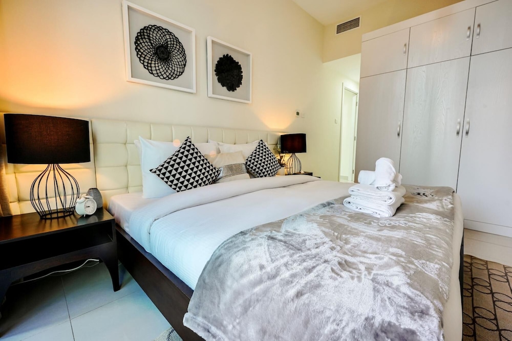Beautiful Chic Apt w Full Marina View Nxt 2 Beach