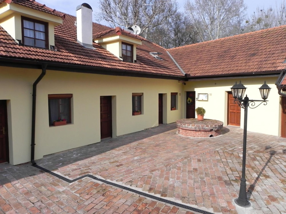 Zámecký penzion Rotunda