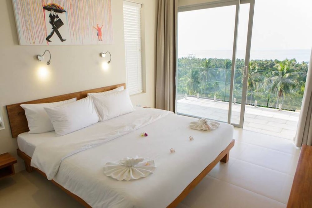 6 BR Luxury Seaview Villa Bang Po -Asi