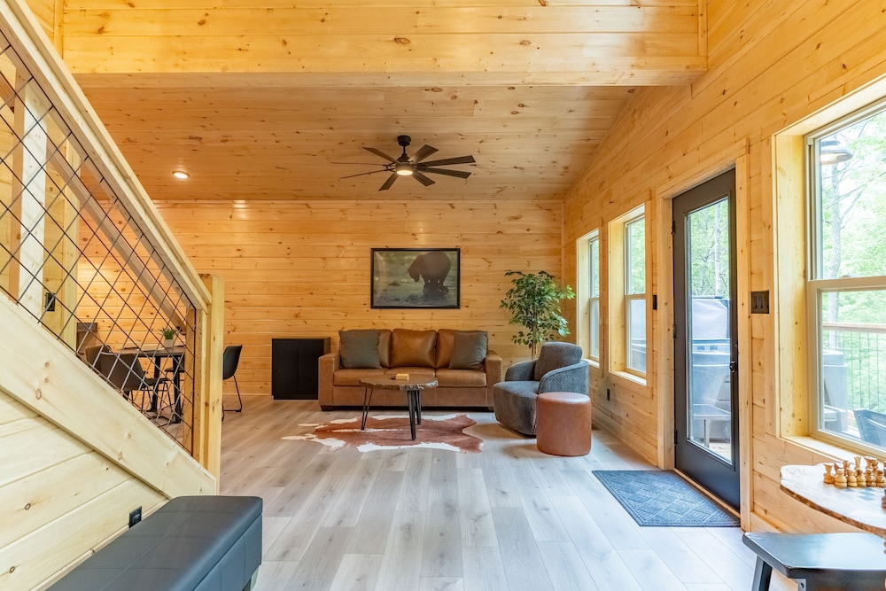 2 Brand New Cabins for Family Retreat