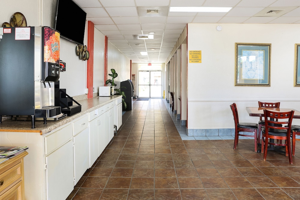 Opelika Vacations - Springwood Hotel - Property Image 6