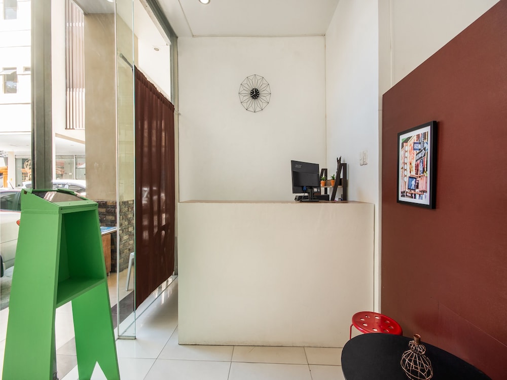 Cebu Vacations - OYO 443 Maria Cristina Arcade Suites - Property Image 27