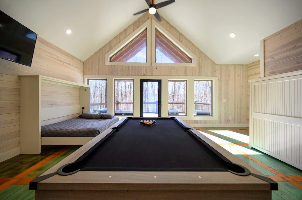 Stardust Hollow Cabin for 14