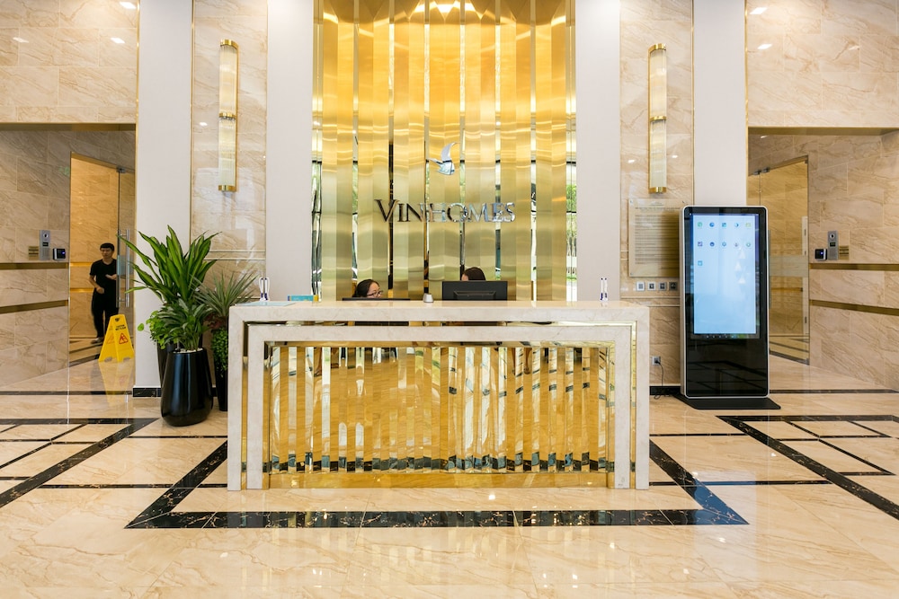 Lobby & Reception