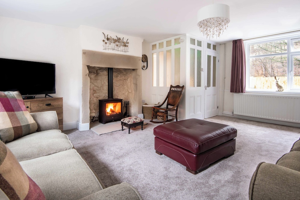 Dovestone Cottage
