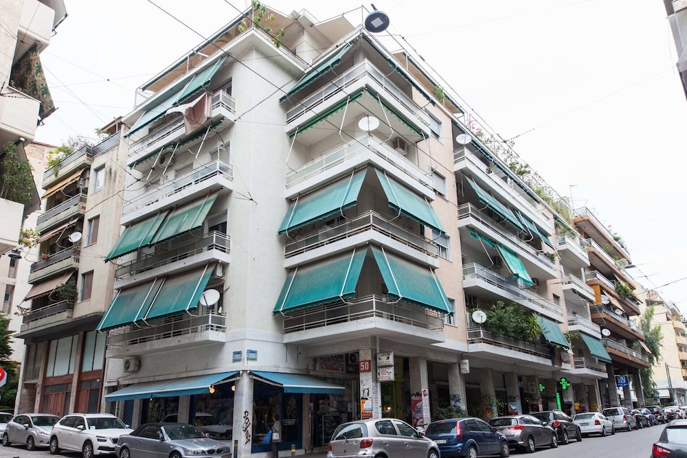 Beautiful Retro Apt in Koukaki