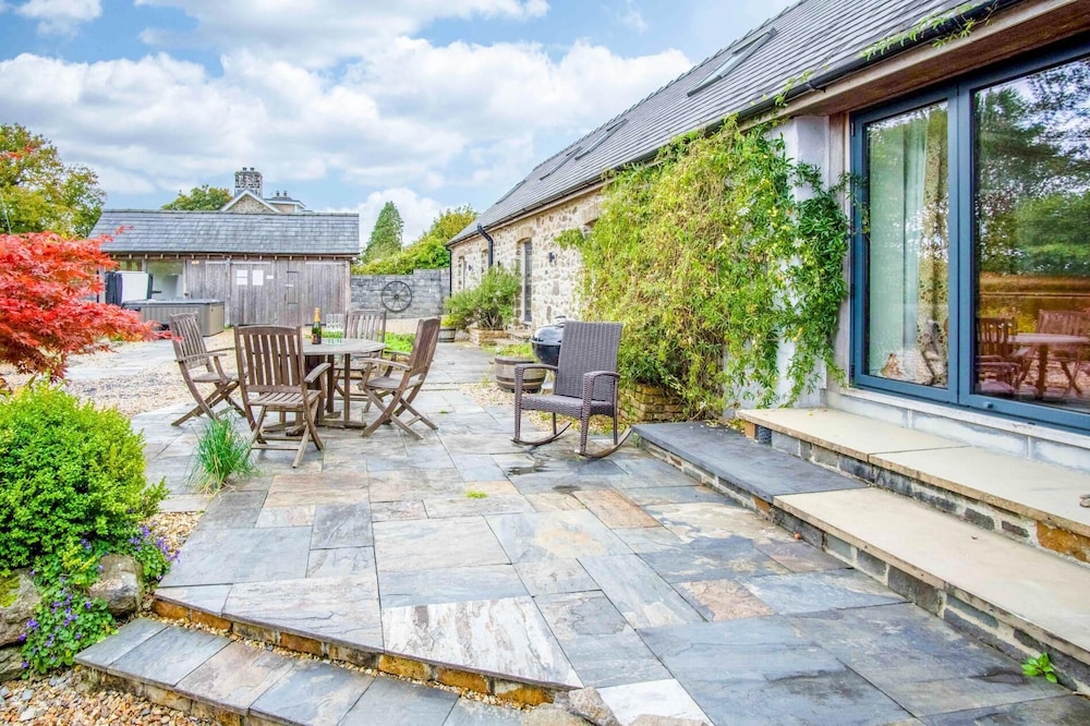 West Barn - 2 Bedroom Cottage - Llandeilo