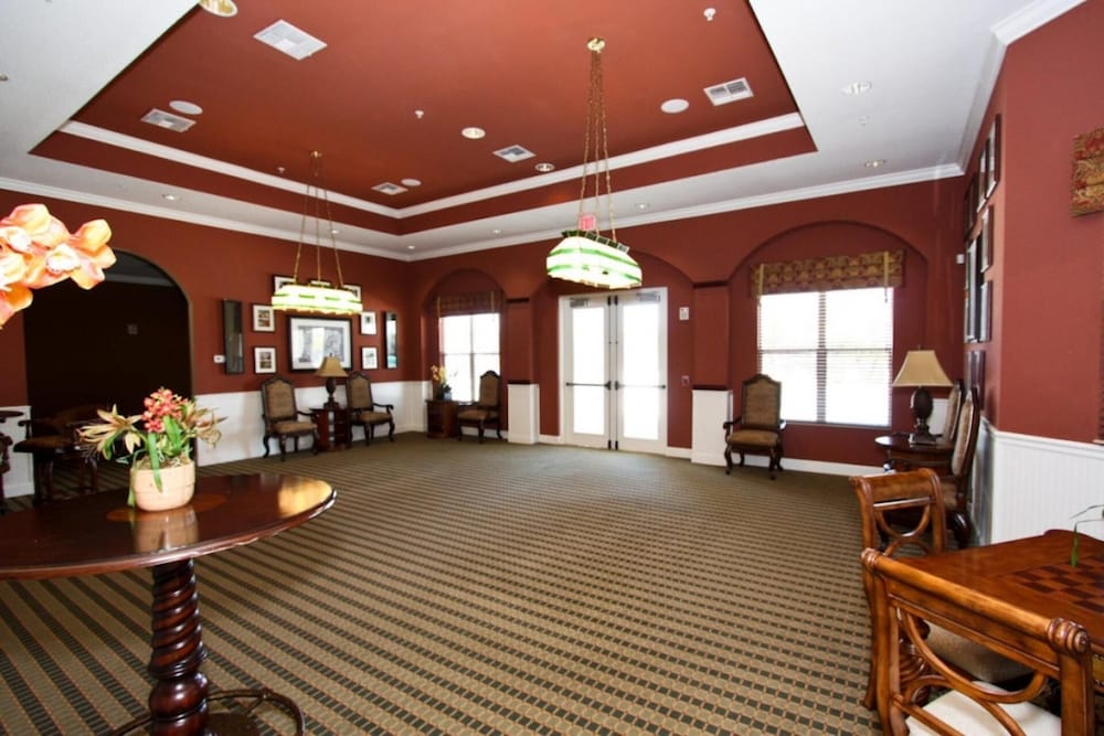 4970 Trafalgar Village - Image 5