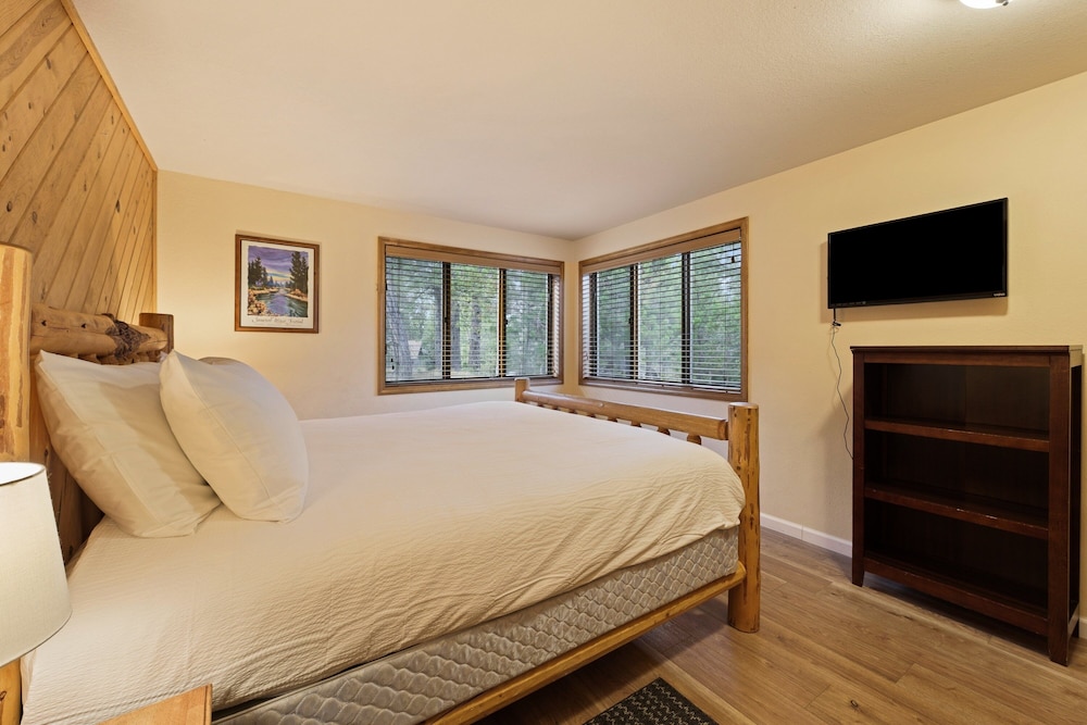 Tan Oak 2 3 Bedroom Home