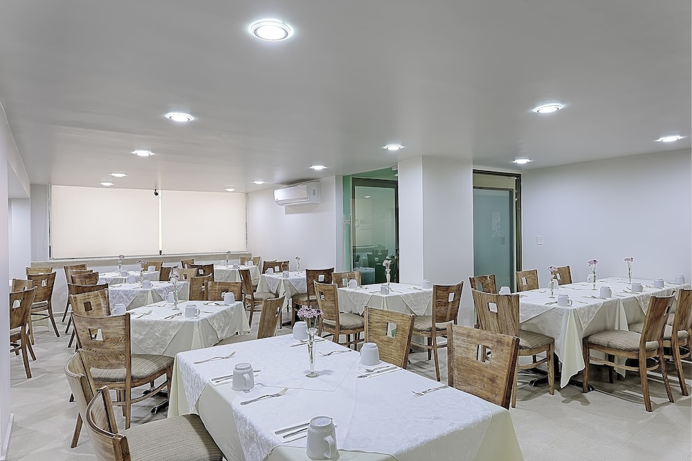Villahermosa Vacations - Olmeca Plaza Urban Express - Property Image 3