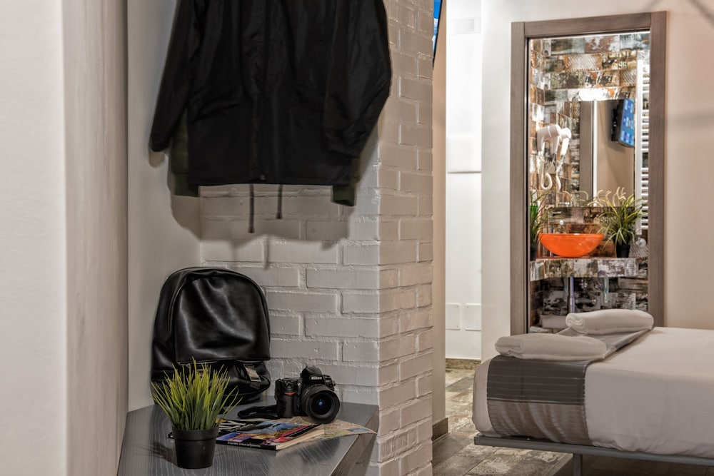 StarHome NAVONA