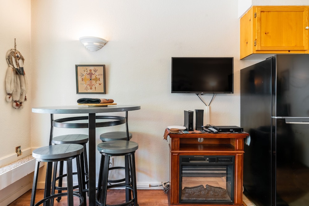 Viking Lodge 319 by Avantstay Great Ski Access w Communal Pool Hot Tub