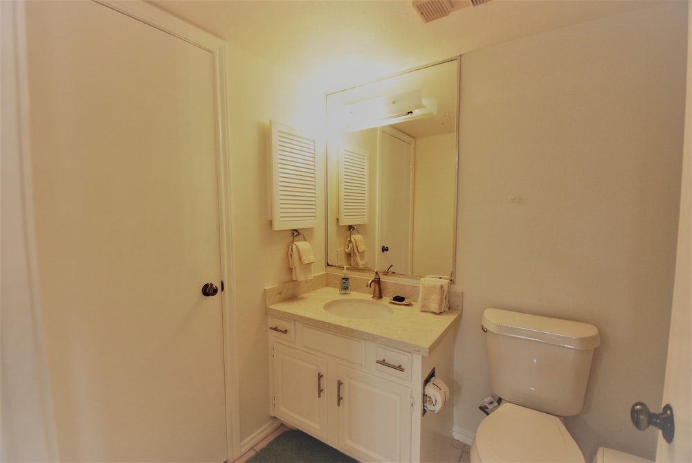 Franke Plaza Unit #1504 2 Bedroom Condo by RedAwning
