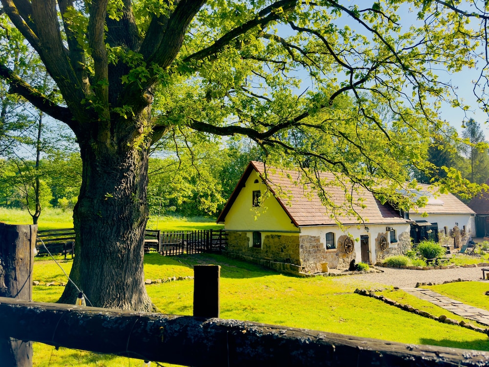 The Oak Lodge
