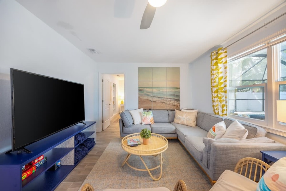 Fun Family-friendly Largo Home Heated Pool