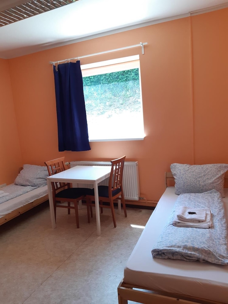 2-Rent Group Hostel Rooms&Apartments TUB19A