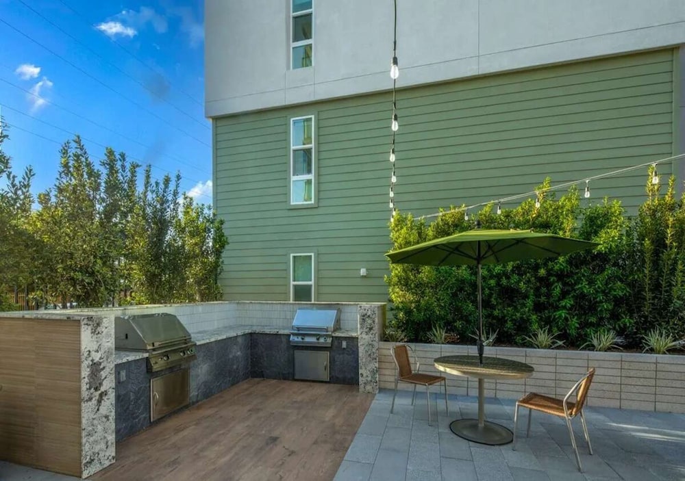 Bright Condo 10 Min From Disneyland With Pool GYM