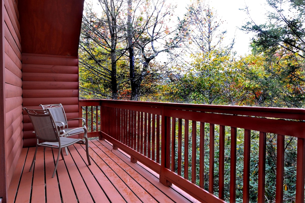Honeymoon Hills Gatlinburg Cabin Rentals