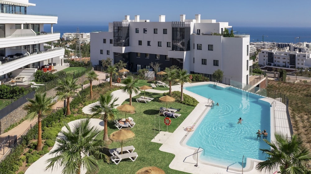 Exclusive 3-bedroom Apartment in Higueron
