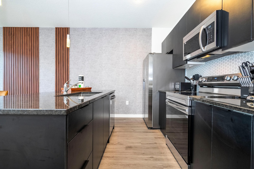 3258 SW - 3 Bedrooms The Hub Paradise