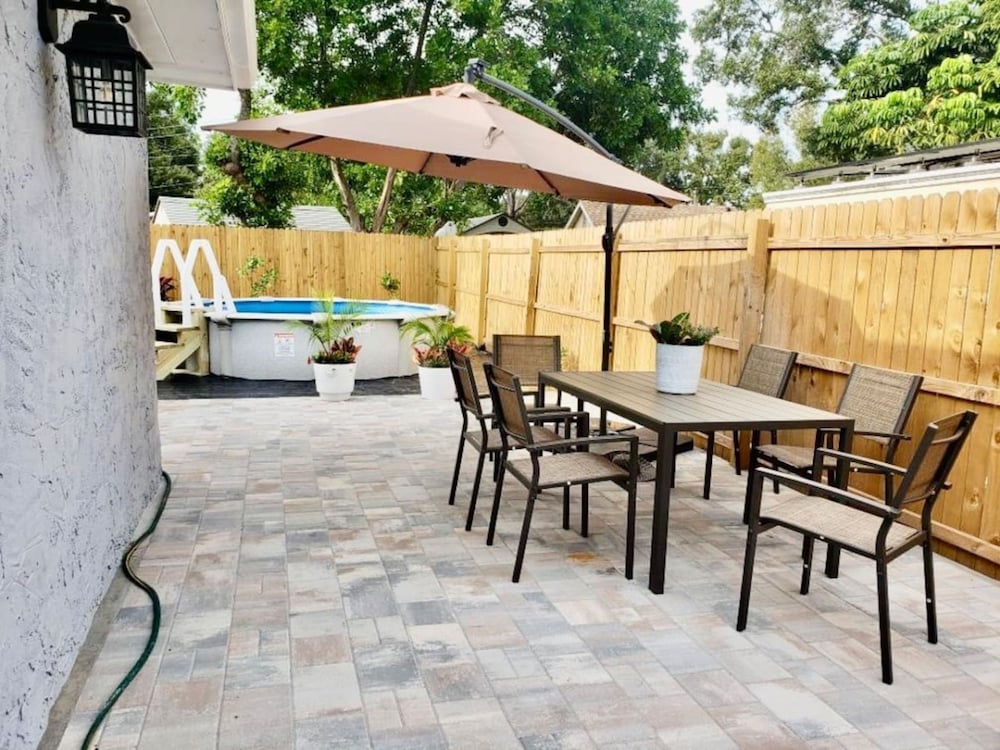 New Fresh House in Seminole Close to Beach