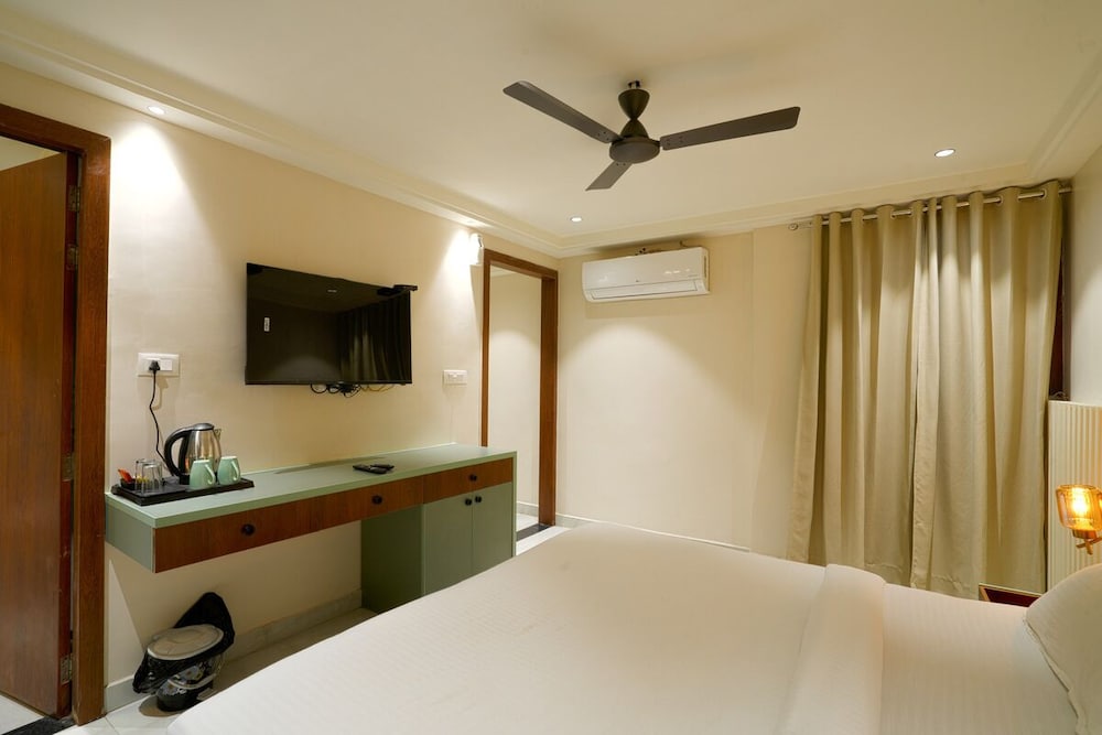 Hotel Square 36