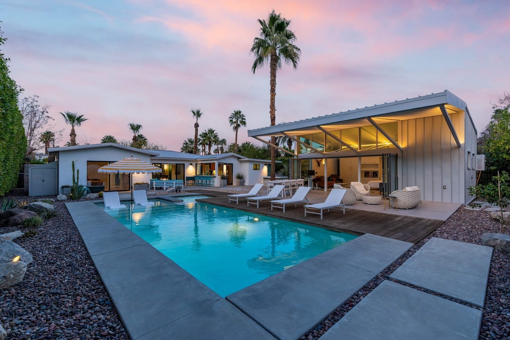 Luxury 4-bedroom Home With Pool Spa Stunning Mountain Views