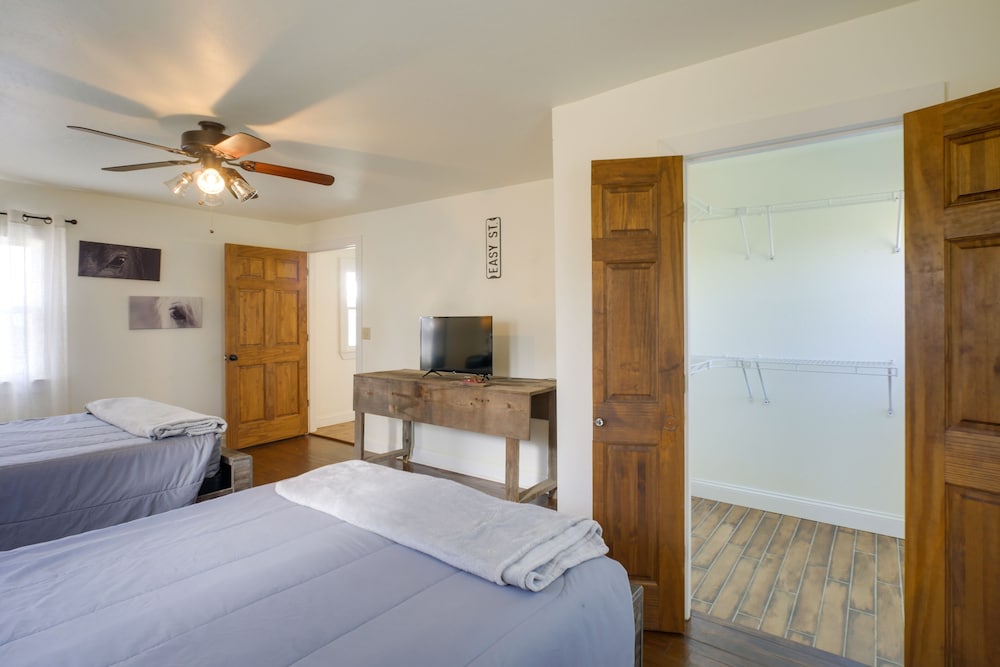 Spacious Missouri Vacation Rental w/ Fire Pit! view 2